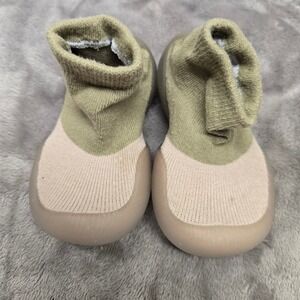 Unbranded Baby Sock Shoes Olive Green Beige Rubber Sole EU 18/19 First Walkers